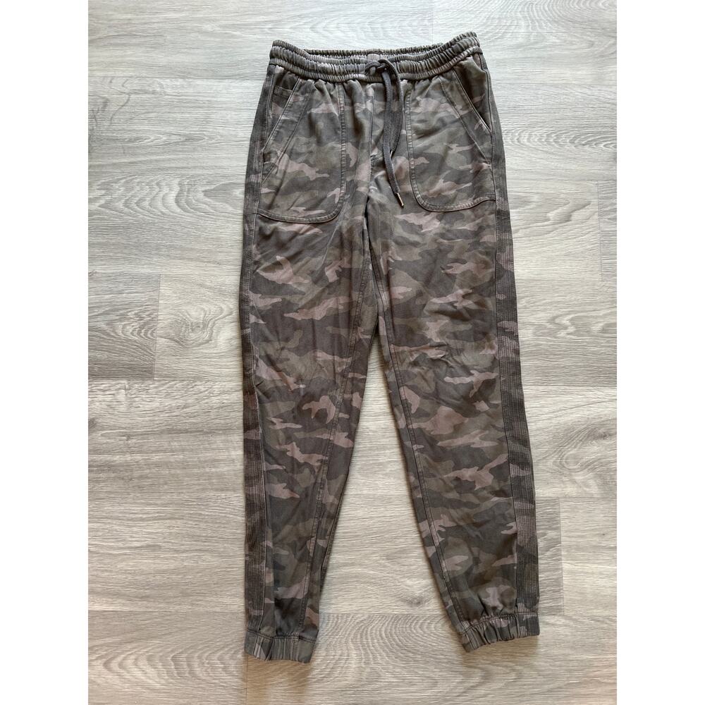 Athleta size 6 stretch knit camouflage joggers pants